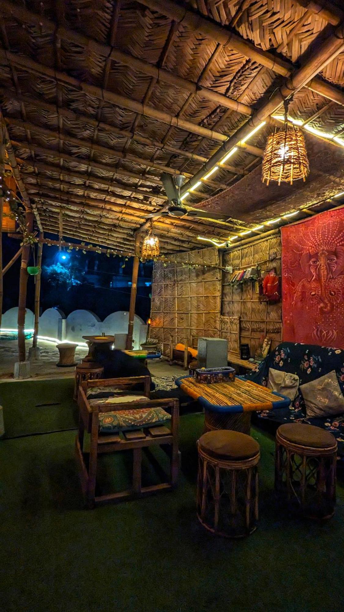 Hobbit House Hostel Rishīkesh Eksteriør bilde